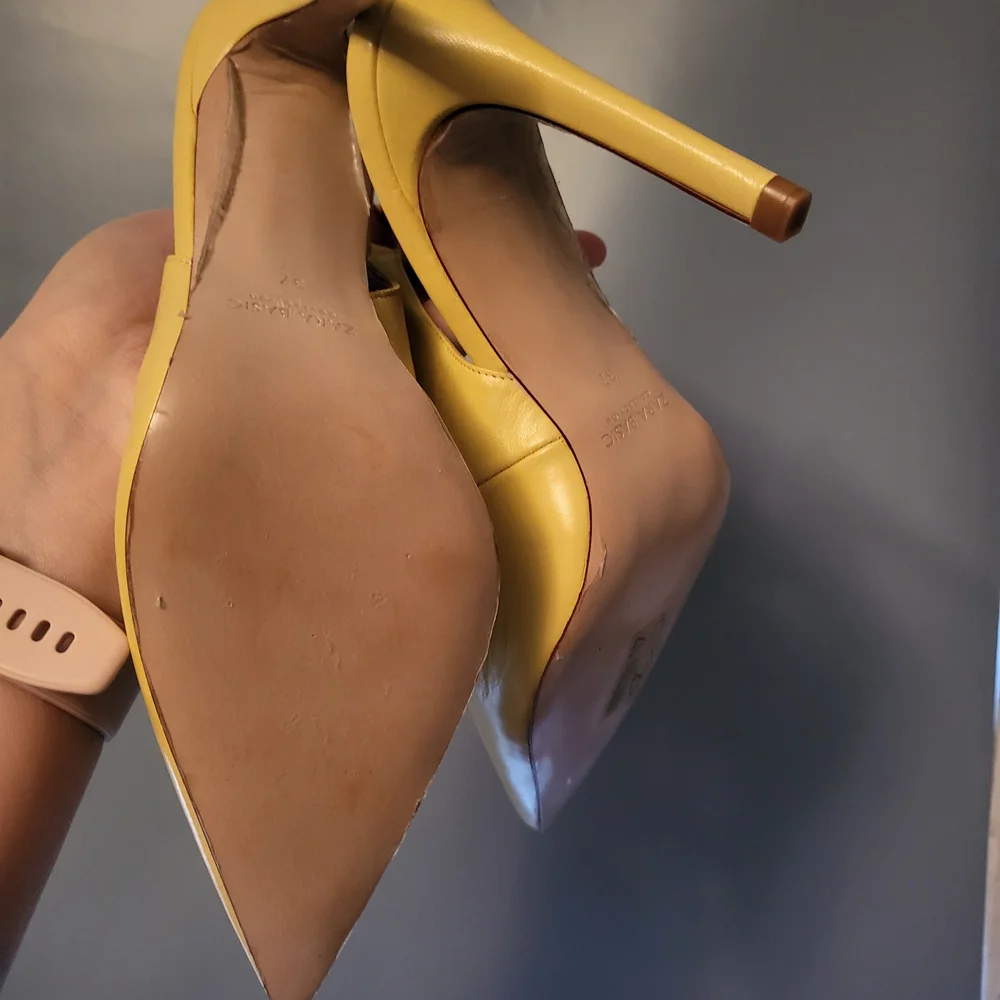 Zara Mustard Yellow Pointed Slingback Heels - Picture 3 of 3